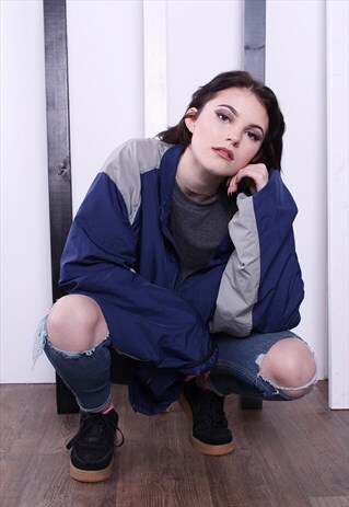 VINTAGE 90S SHELL JACKET/WINDBREAKER. UNISEX SPORTSWEAR.