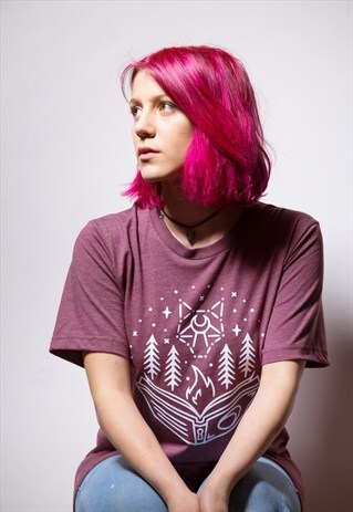 SHORT-SLEEVED TSHIRT BURGUNDY WITH WANDERLUST GRAPHIC PRINT