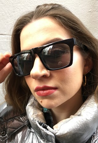 VINTAGE STYLE BLACK WAYFARER SUNGLASSES