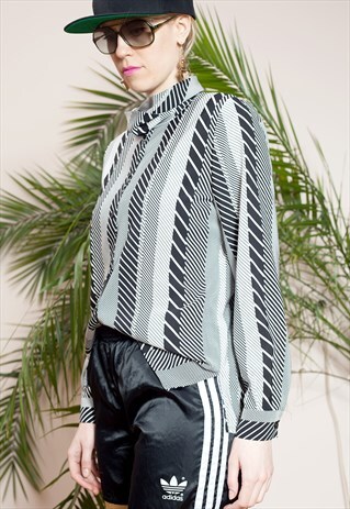 VINTAGE, BUTTONED DOWN BLACK AND WHITE BLOUSE
