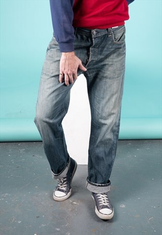 VINTAGE LEVI'S 501 JEANS IN BLUE DENIM