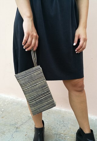 VINTAGE STRAW CLUTCH IN BEIGE & DARK BROWN WITH ZIP CLOSURE