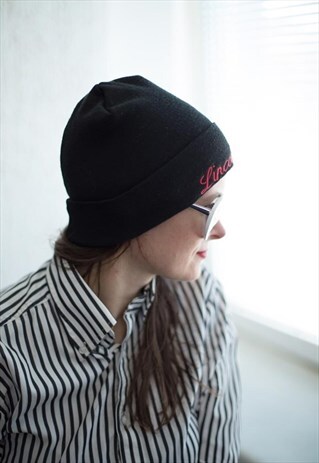 VINTAGE 90'S BLACK BEANIE
