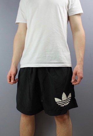 VINTAGE ADIDAS SHORTS IN BLACK WITH POCKETS, PRINTED LOGOS A