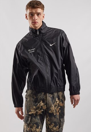 VINTAGE NIKE SHELL JACKET