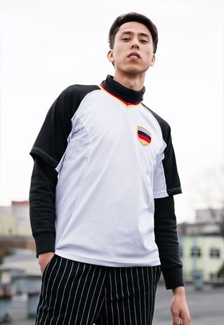 VINTAGE DEUTSCHLAND FOOTBALL SHIRT T-SHIRT
