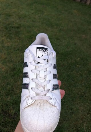 90'S ADIDAS WHITE SILVER SUPERSTAR TRAINERS UK 5.5