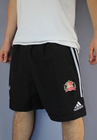 VINTAGE ADIDAS SHORTS IN BLACK WITH POCKETS, EMBROIDERED LOG