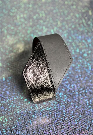 GEOMETRIC LEATHER BRACELET IN GREY AND SILVER