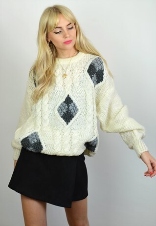 VINTAGE 90S CREAM & GREY DIAMOND KNITTED JUMPER