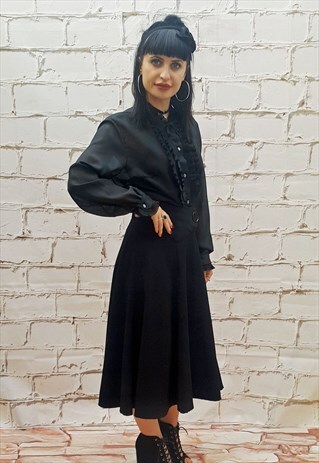 VINTAGE BLACK BLOUSE