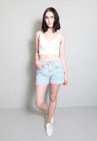 VINTAGE 1980'S LIGHT WASH LACE TRIM LEVIS DENIM SHORTS