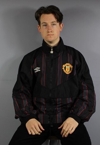 VINTAGE UMBRO MANCHESTER UNITED WINDBREAKER IN BLACK WITH ZI