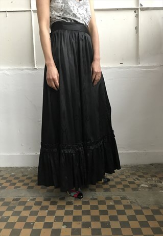 VINTAGE 90' UNIQUE BEAUTIFUL BLACK SHINY MAXI SKIRT
