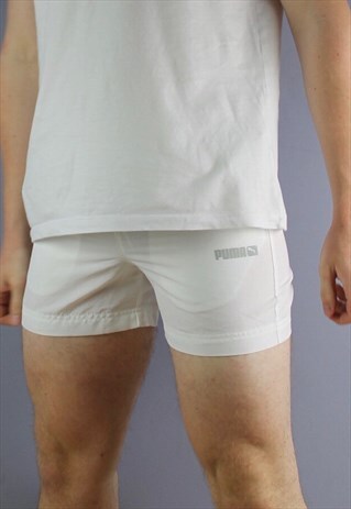 VINTAGE PUMA SHORTS IN WHITE WITH POCKETS, LOGO AND DRAWSTRI