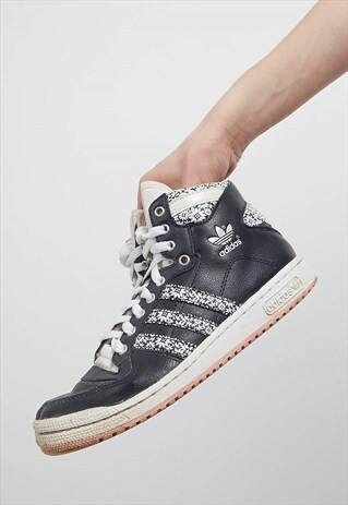 VINTAGE NAVY WHITE ADIDAS LEATHER HI-TOPS TRAINERS