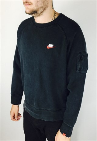BLACK NIKE SWEATSHIRT