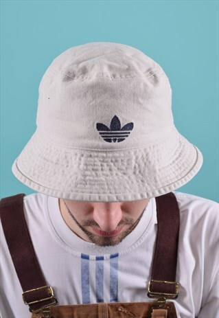 VINTAGE ADIDAS WHITE AND NAVY TREFOIL BUCKET HAT