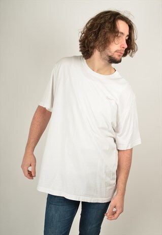 VINTAGE NIKE T-SHIRT IN WHITE