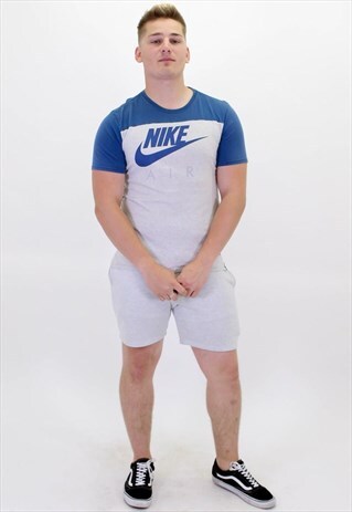 VINTAGE NIKE T-SHIRT