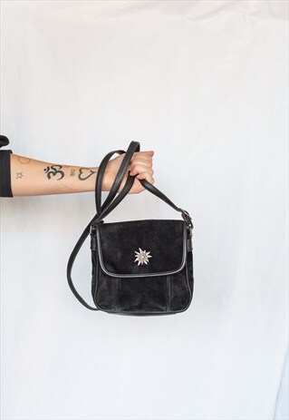 VINTAGE 70S BOHO SHOULDER BAG WITH METALLIC DETAIL
