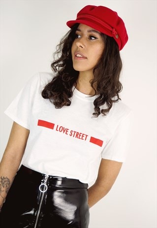 LOVE STREET GRAPHIC SLOGAN TEE