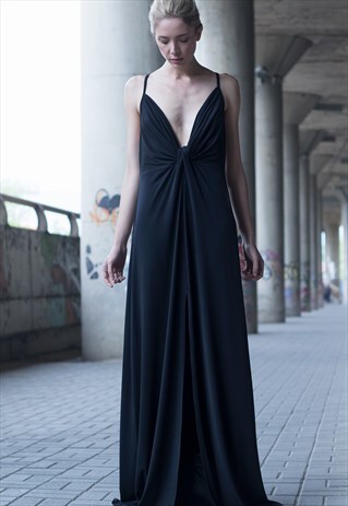 BLACK PLUNGING NECKLINE BAREBACK DRESS