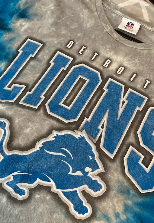 NFL Team Apparel Top Women's Medium Detroit Lions T Shirt NEW with tags.