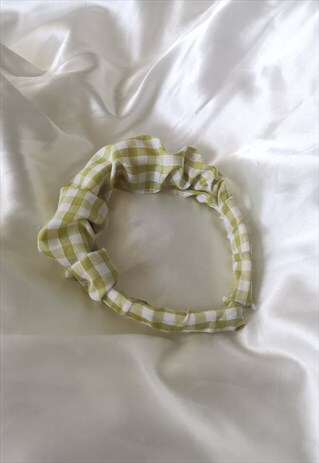 SCRUNCHIE HEADBAND IN APPLE GREEN GINGHAM