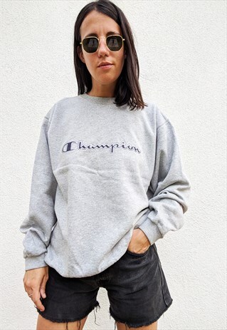 VINTAGE CHAMPION SWEATSHIRT