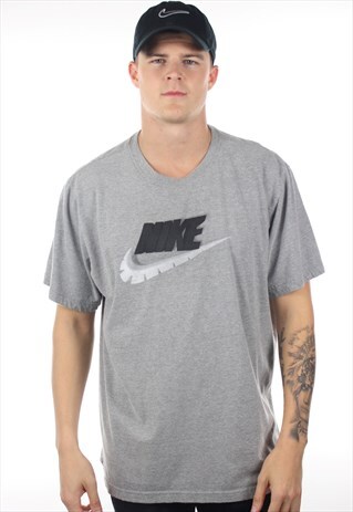 VINTAGE NIKE T SHIRT