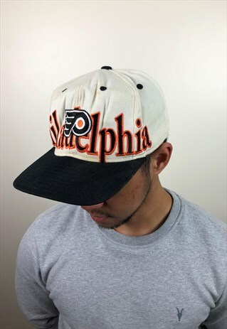 VINTAGE WHITE NFL CAP