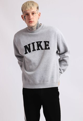 VINTAGE NIKE SWEATSHIRT