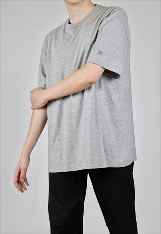 VINTAGE LEVI'S T-SHIRT
