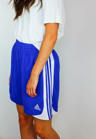 VINTAGE ADIDAS SHORTS W LOGO & THREE STRIPES