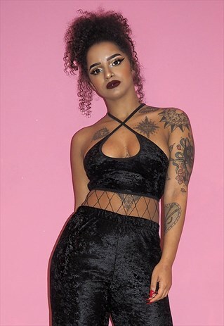 BLACK KEYHOLE CROP TOP