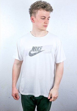 VINTAGE NIKE T-SHIRT