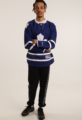 VINTAGE REEBOK EMBROIDERED HOCKEY SWEATSHIRT