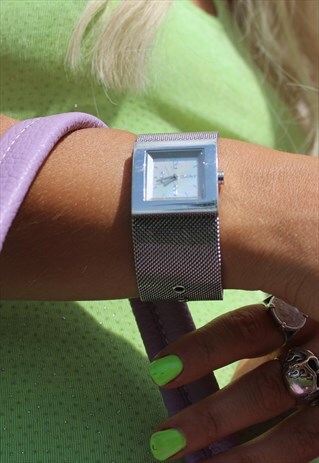 VINTAGE 90S DKNY SOLID STAINLESS STEEL WRIST WATCH