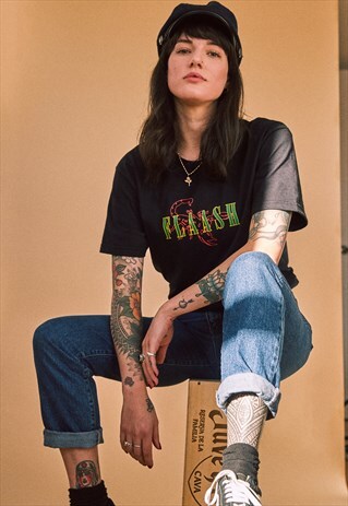 SHORT SLEEVE T-SHIRT IN BLACK WITH SCORPION DESIGN