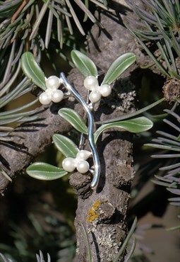 Mistletoe Christmas Brooch