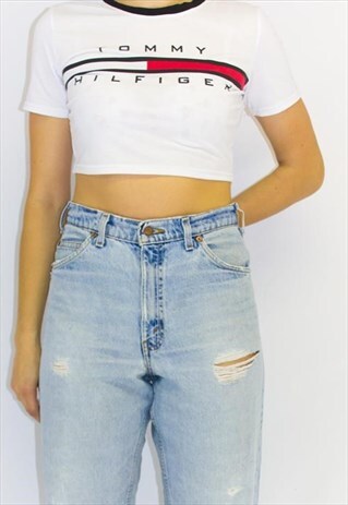 RETRO TOMMY HILFIGER SPELL OUT LOG CROP T-SHIRT