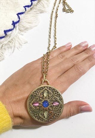 1970'S DETAILED STATEMENT MEDALLION NECKLACE