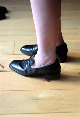 VINTAGE HAND MADE BLACK LEATHER LOAFERS