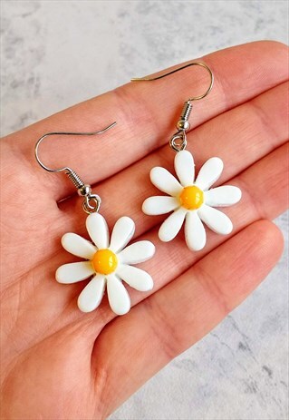 DAISY STATEMENT EARRINGS