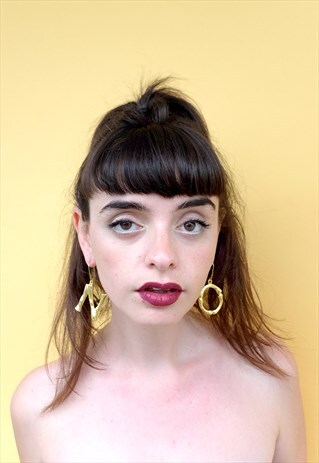 GOLD BAMBOO LETTER NO EARRINGS