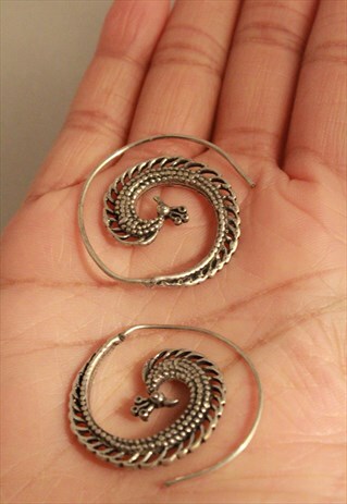 SILVER LOOK HOOP EARRINGS