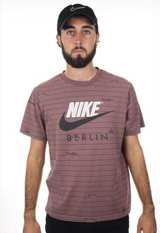 VINTAGE NIKE BIG LOGO BERLIN T SHIRT TEE
