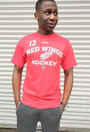 VINTAGE REEBOK OFFICIAL NHL RED WINGS TEE SHIRT FOR MEN