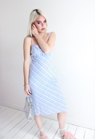 VINTAGE 90S /Y2K PASTEL PURPLE STRAPPY DRESS